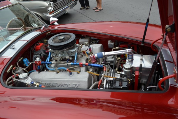 chevy big block v8 engine in a shelby cobra kit car