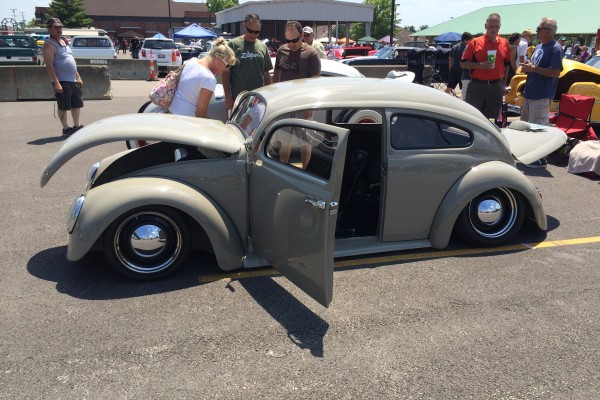 lowered volkswagen beetle bug show car custom