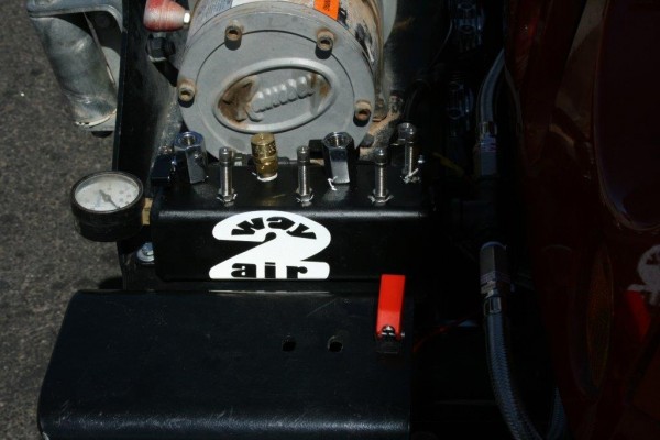 on board air compressor manifold