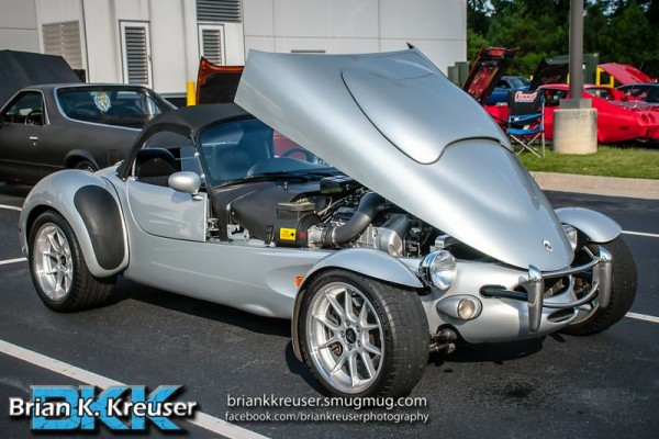 silver panoz AIV roadster at Summit Racing car show