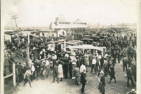 Vintage Photo of an old prewar Indianapolis 500 race crowd, gasoline alley