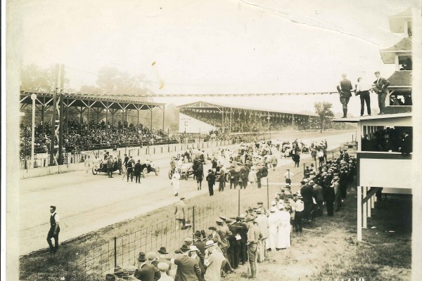 Vintage Photo of an old prewar Indianapolis 500 race