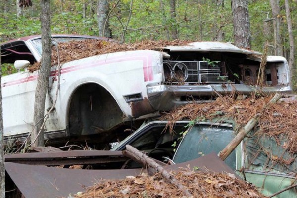 Old-Car-City-USA-Abandoned-Cars-220