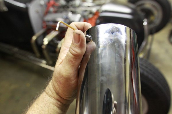 installing summit racing chrome oil filter cover
