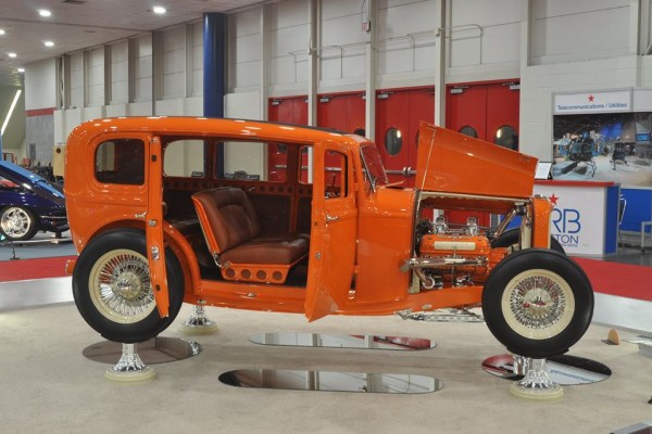 1932 Orange Ford Sedan Millwinder Award Winner 2014, Side View