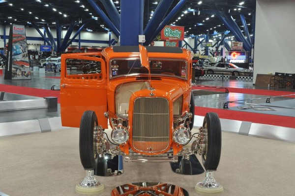 1932 Orange Ford Sedan Millwinder Award Winner 2014, front grille