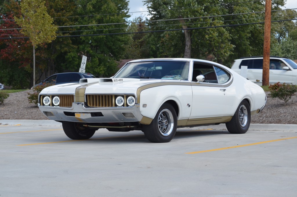 oldsmobile hurst/olds 455 with halo headlights