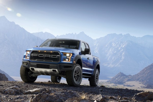 2017 ford f-150 raptor official press photo