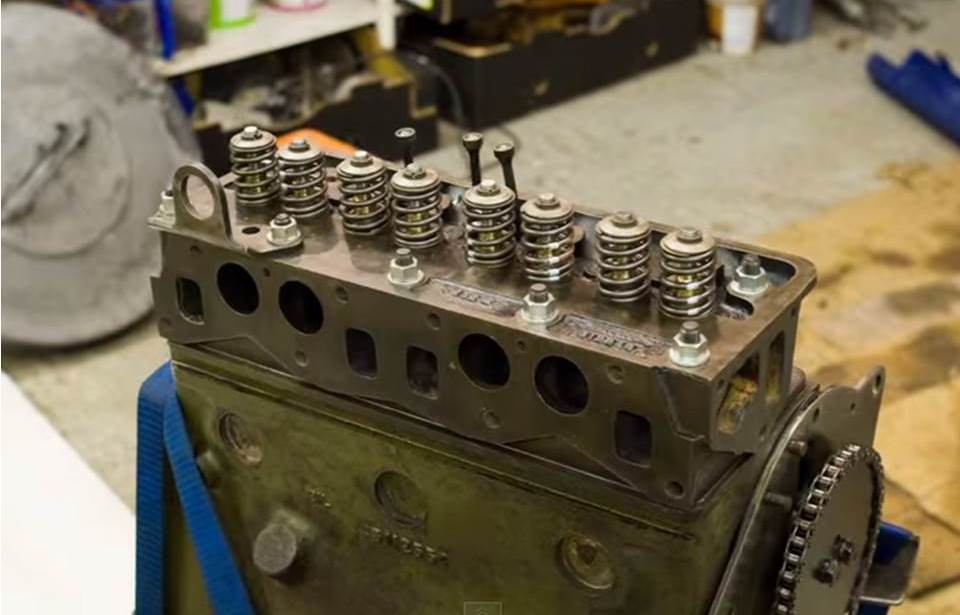 engine with valve cover removed to show valvetrain