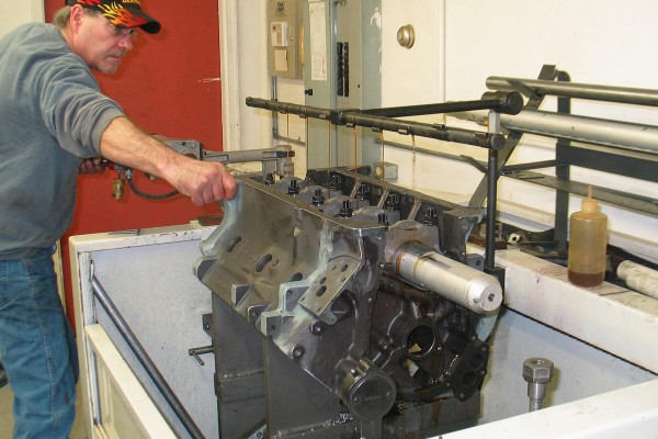 align honing an engine's main bore