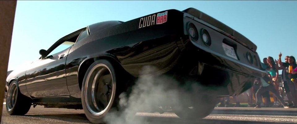 plymouth barracuda doing a burnout