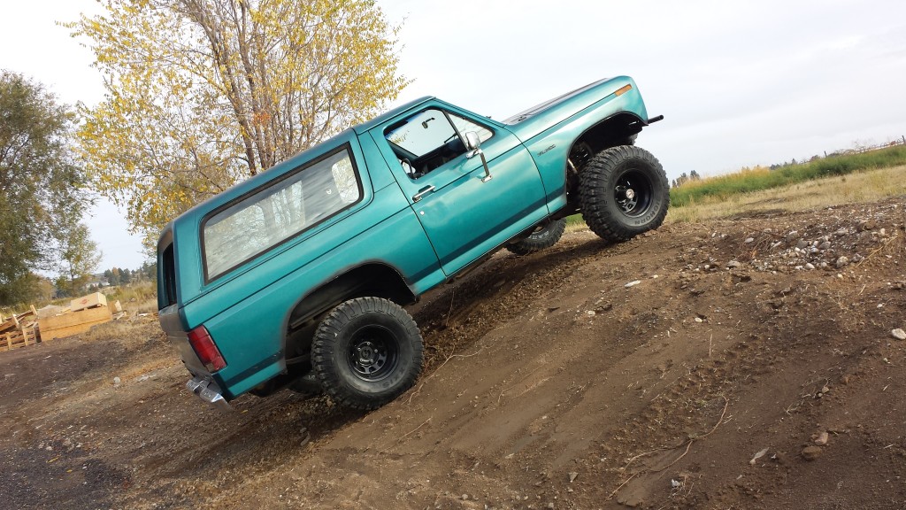 1984 ford bronco climbing dirt hill