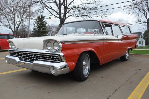 1959 Ford Country Sedan Wagon, front quarter view