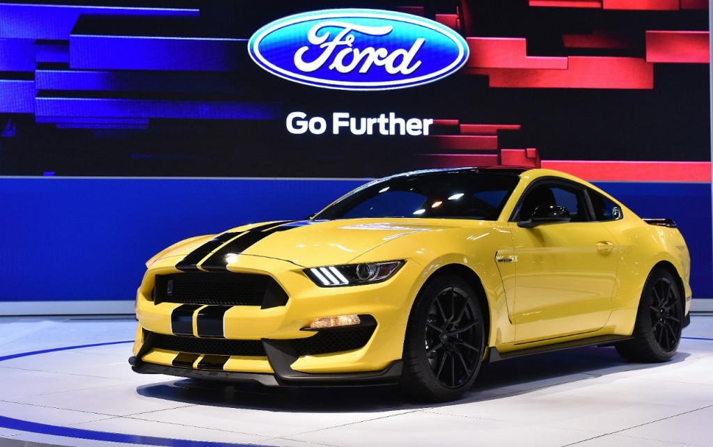 yellow 2015 ford shelby gt350 mustang