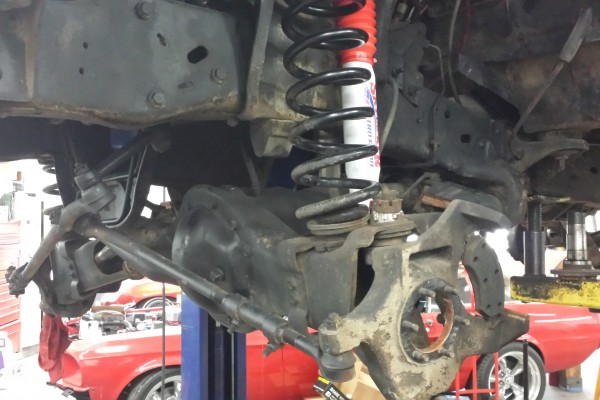 ford twin traction beam front suspension on a ford bronco race truck