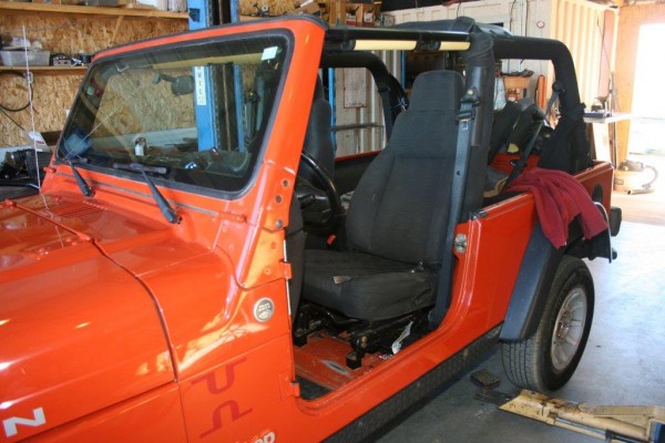 jeep tj wrangler with top and doors removed