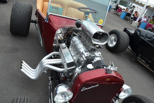 supercharged small block chevy v8 engine in a t bucket hot rod