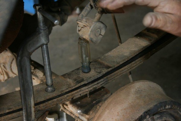 aligning pin on jeep leaf spring pack