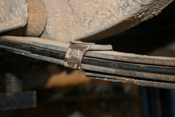 old leaf spring clamp clip on a jeep cherokee xj