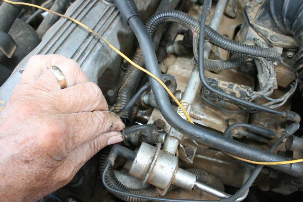 How to fix Jeep fuel injectors 1999 fuel filter tool 