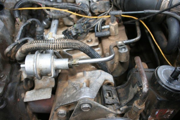 fuel line on an amc 4.0 liter engine for a jeep