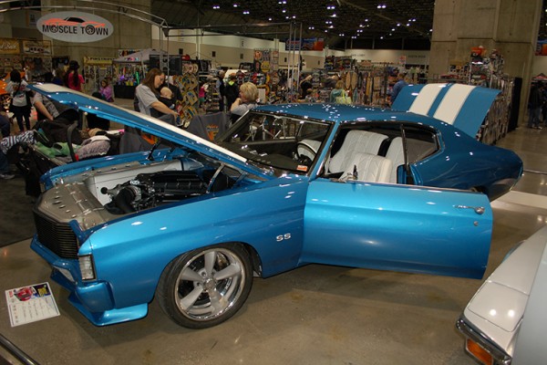blue chevy chevelle ss at indoor car show