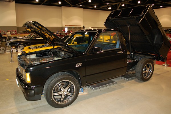 sport truck with lifted hydraulic dump bed