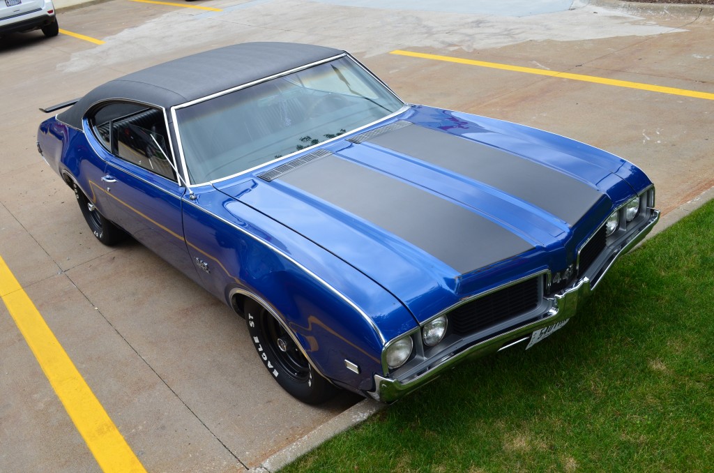 front hood view of an Oldsmobile cutlass 442