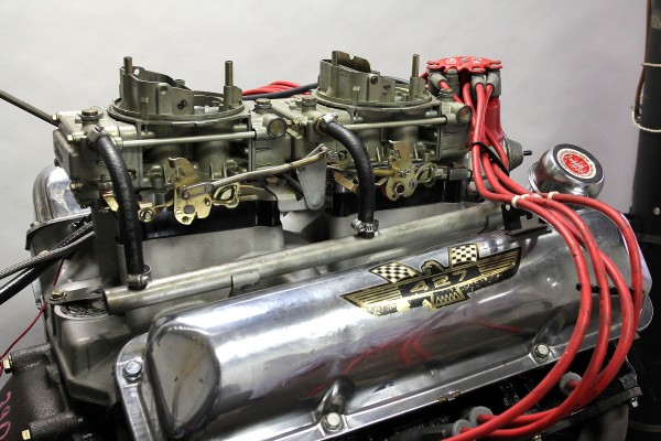 dual quad carburetors on a ford 498 cubic inch 427 engine on dyno