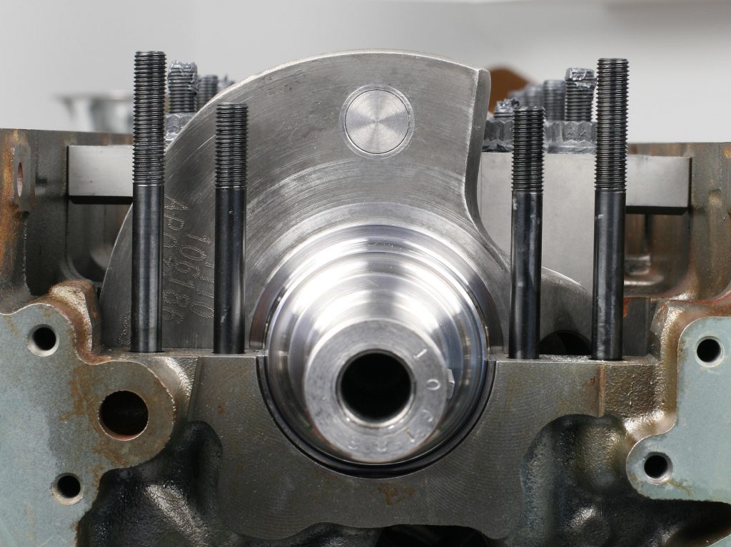 comparing arp stud length in an ls engine main caps