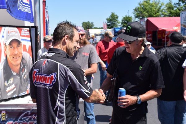 greg anderson meeting fans at nhra event