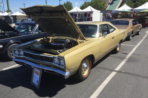 gold plymouth roadrunner at Hot August Nights 2016