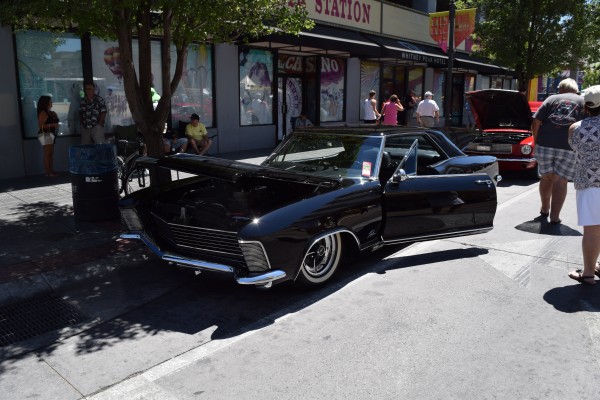 lowrider buick riviera at hot august nights 2016