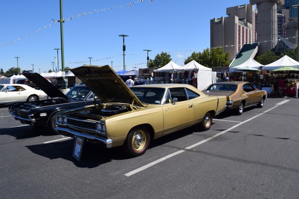 gold plymouth roadrunner at hot august nights 2016