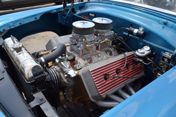 hemi engine inside a vintage 1952 ford gasser