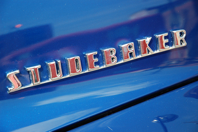 close up of studebaker emblem