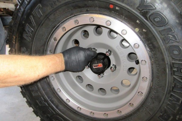 installing lug nuts on a method race wheel on an xj jeep cherokee