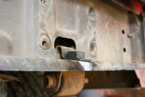 body mount holes on a jeep xj cherokee