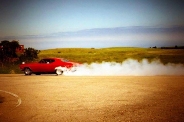 burnout in a 1968 chevy chevelle ss 396