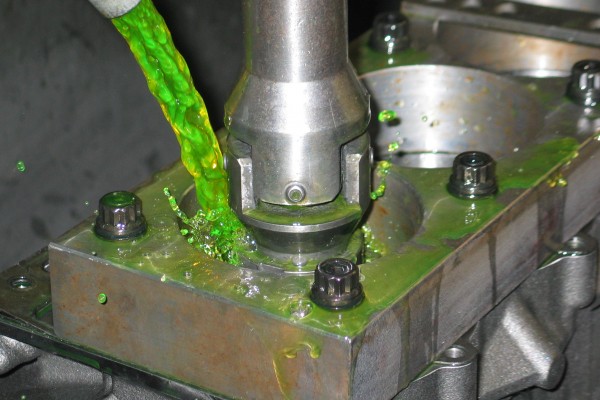 boring an engine on a machine with green cutting and cooling lubricant