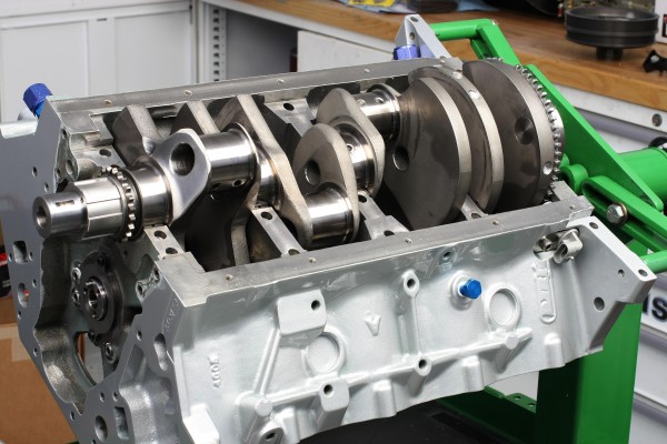 crankshaft in a v8 engine
