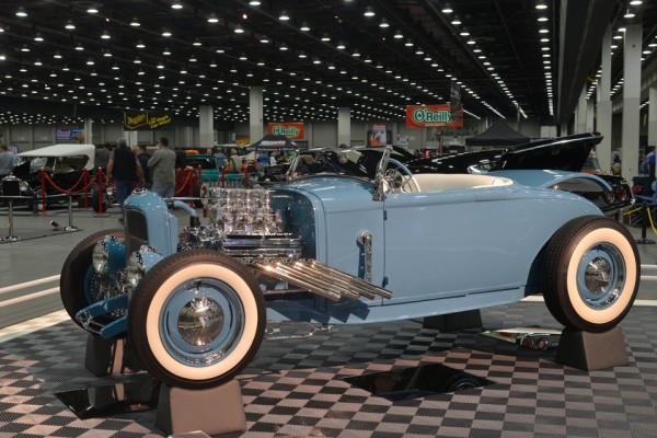blue ford hotrod roadster show car