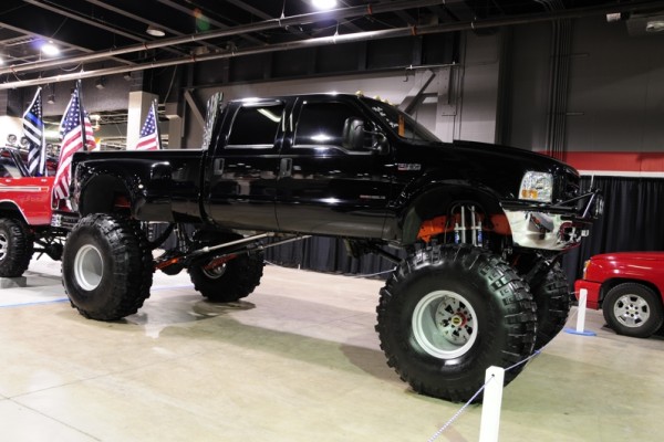 ford lifted super duty truck at 2017 Chicago World of Wheels