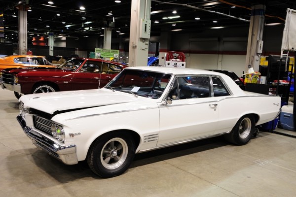 pontiac tempest coupe at 2017 Chicago World of Wheels