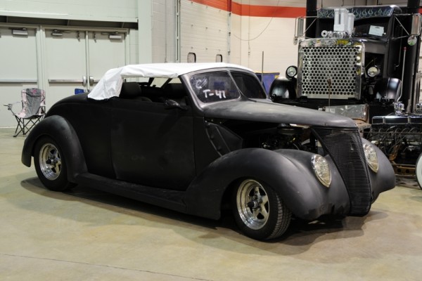 hot rod project convertible at 2017 Chicago World of Wheels