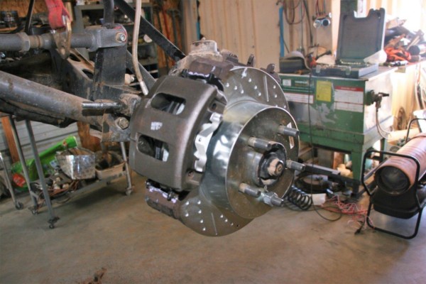 front disc brake assembly with rotor and caliper