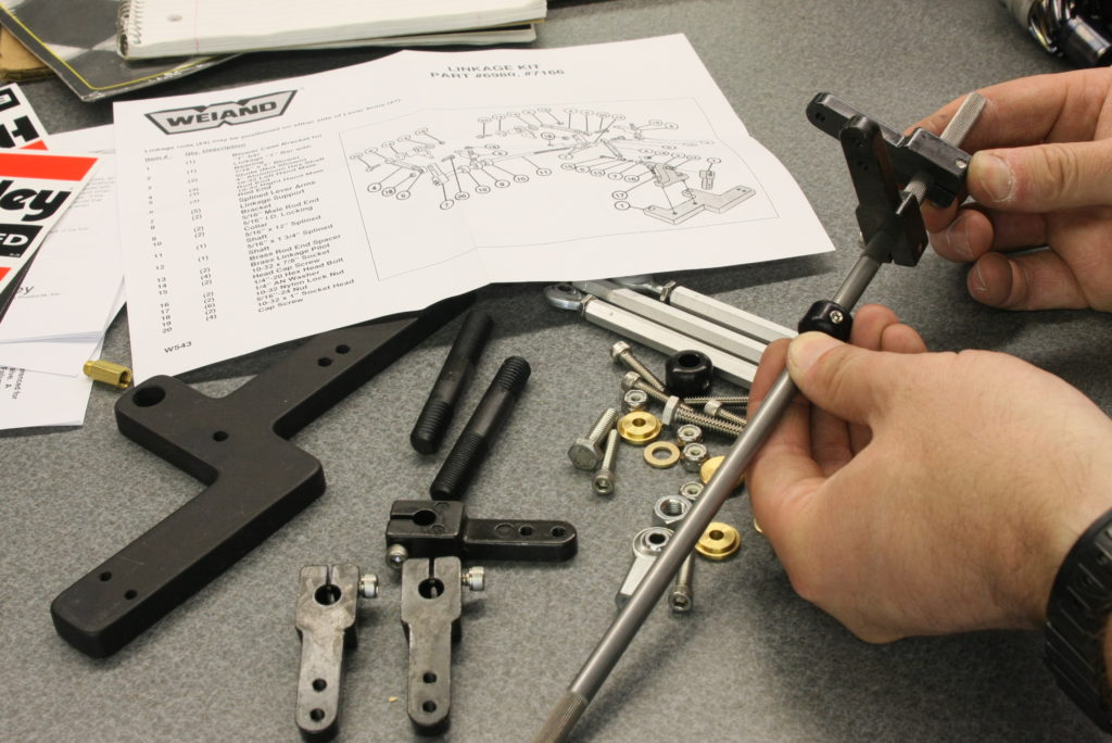 How to Set Up Dual Carburetor Linkage (with Images)