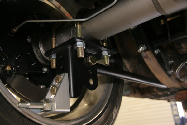 axle and suspension mounting bracket