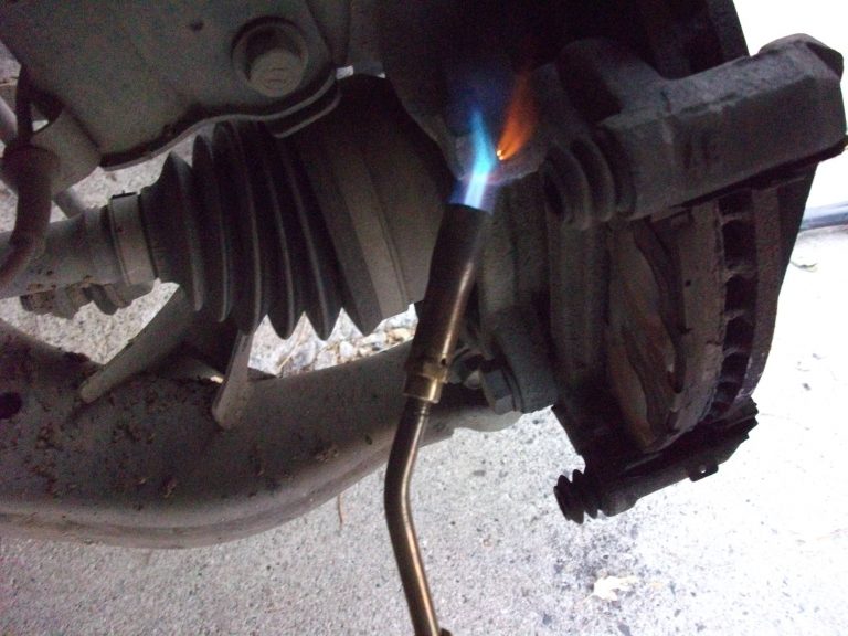 How to Remove Rusted Bolts and Loosen Stuck, Seized or Frozen Nuts and