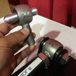 Ridetech R-Joint Feature